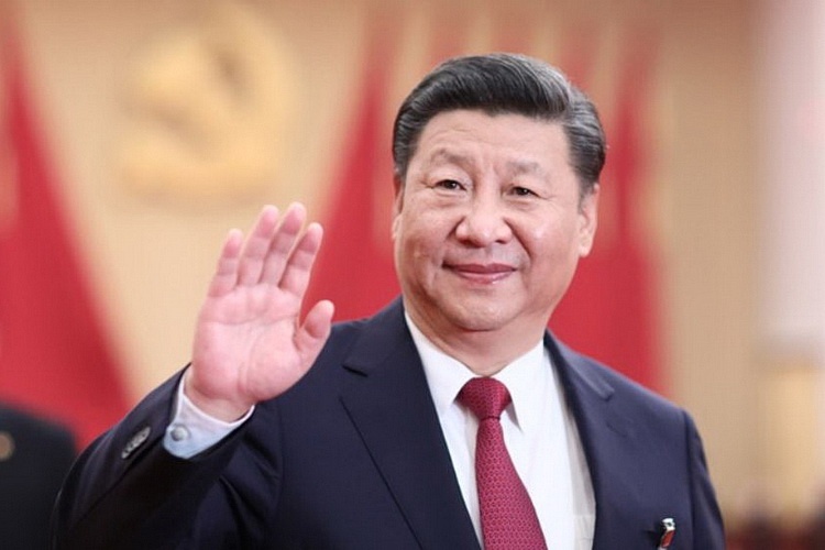 Cung chung chi huong, chung tay tien len phia truoc hinh anh