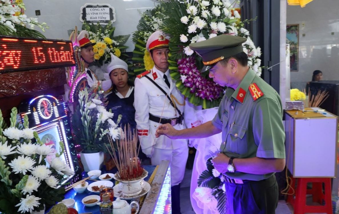 Dai uy cong an hy sinh khi truy bat doi tuong hinh anh