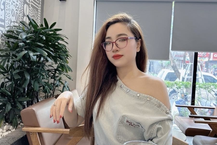 Nu nha bao viet sach de chua lanh hinh anh