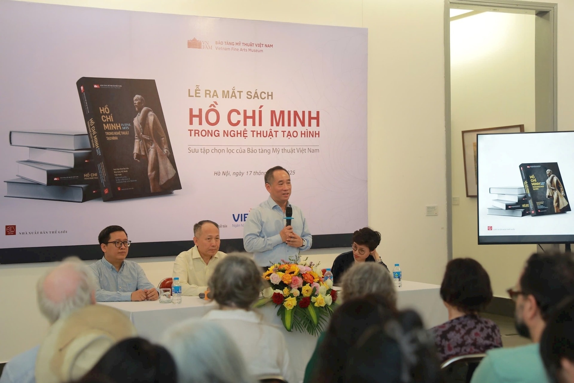 Ho Chi Minh anh 1