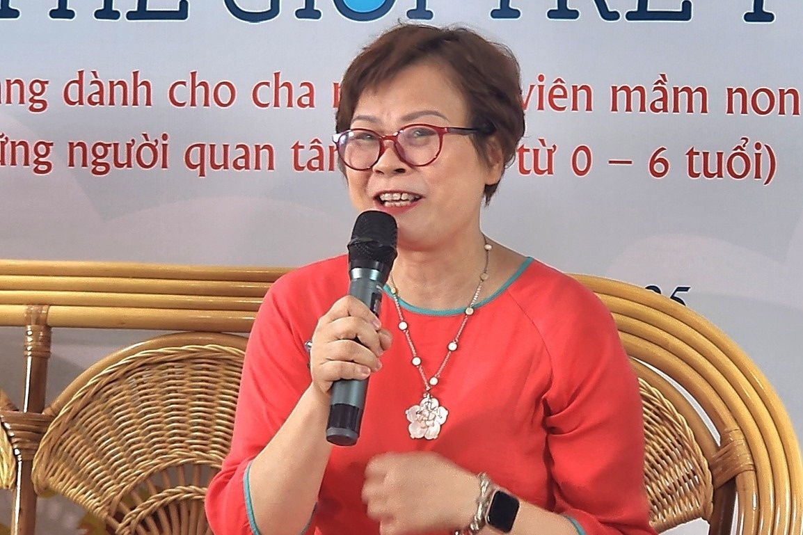 Con gai nhac si Pham Tuyen mung vi tac pham cua me den voi cong chung hinh anh