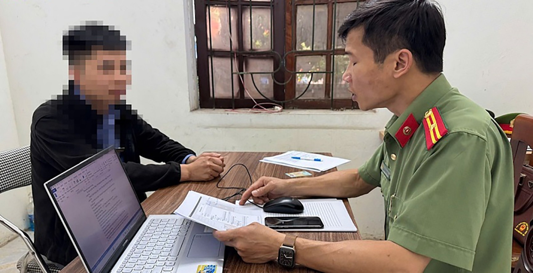 Xu ly 2 nguoi binh luan tieu cuc lien quan vu bat ma tuy o Quang Ninh hinh anh