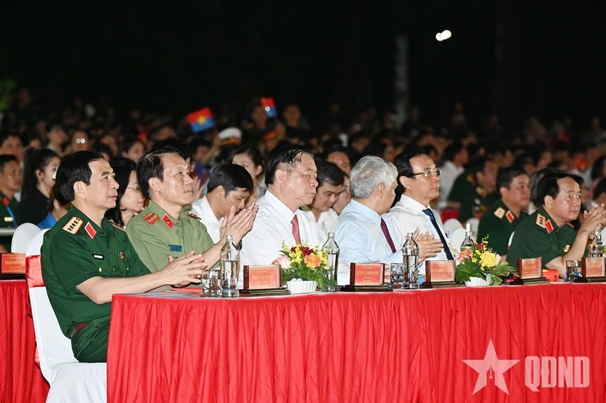 Tong Bi thu anh 3