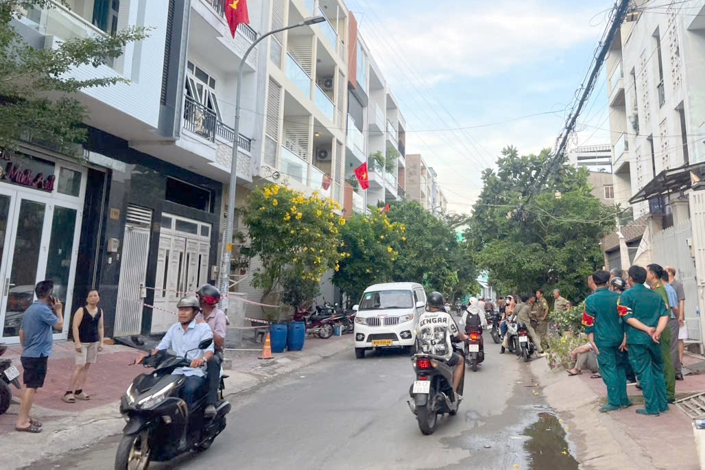 Chay nha 3 tang TP.HCM anh 1