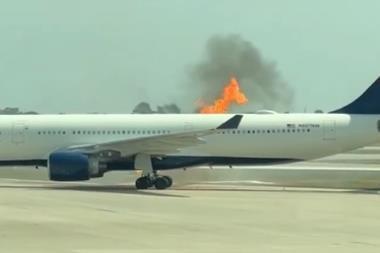 May bay Airbus A330 boc chay tai san bay Orlando cua My hinh anh