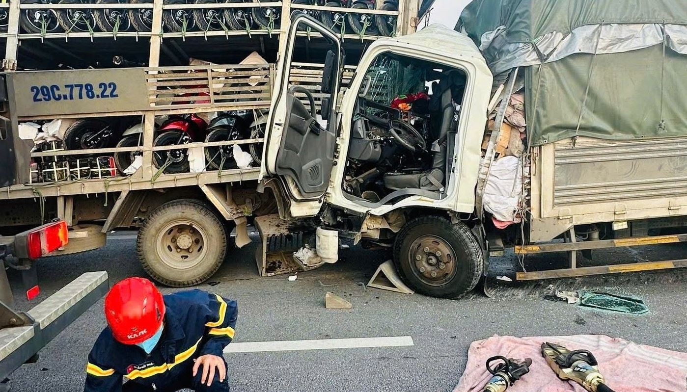 Xe tai bien dang tren cao toc qua Thanh Hoa, hai nguoi tu vong hinh anh