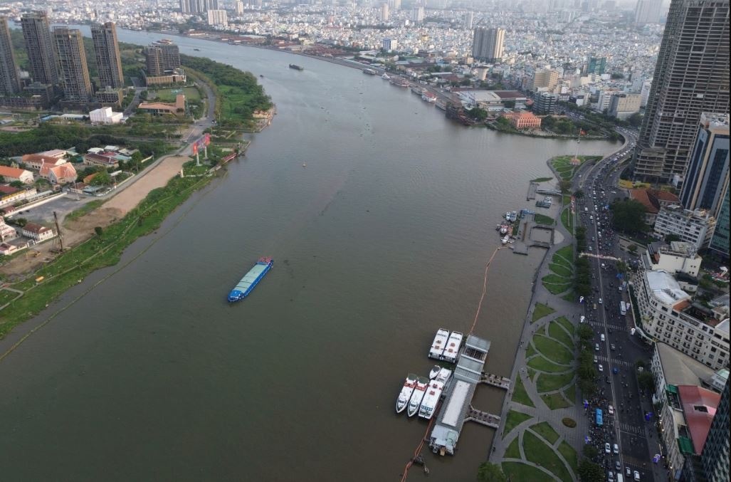 TP.HCM cam luong song Sai Gon theo khung gio de phuc vu dai le 30/4 hinh anh