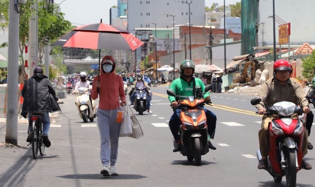 Dai khi tuong noi ve tin 'nhiet do cam nhan o TP.HCM len toi 53 do C' hinh anh