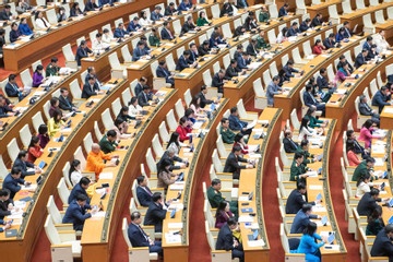 Khai mạc kỳ họp Quốc hội, bàn sửa đổi Hiến pháp và sáp nhập tỉnh