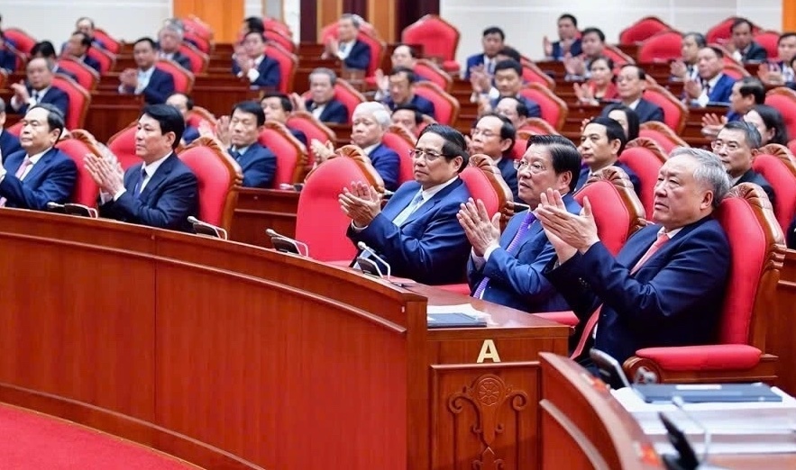 Bo Chinh tri se chi dinh bi thu tinh uy, thanh uy khi sap nhap tinh hinh anh