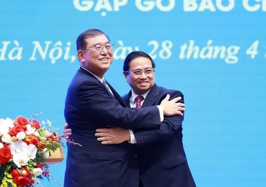 Thong cao bao chi chung nhan chuyen tham cua Thu tuong Nhat Ban hinh anh