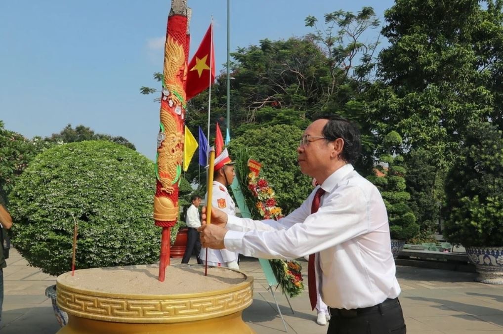 TP.HCM vieng anh hung anh 1