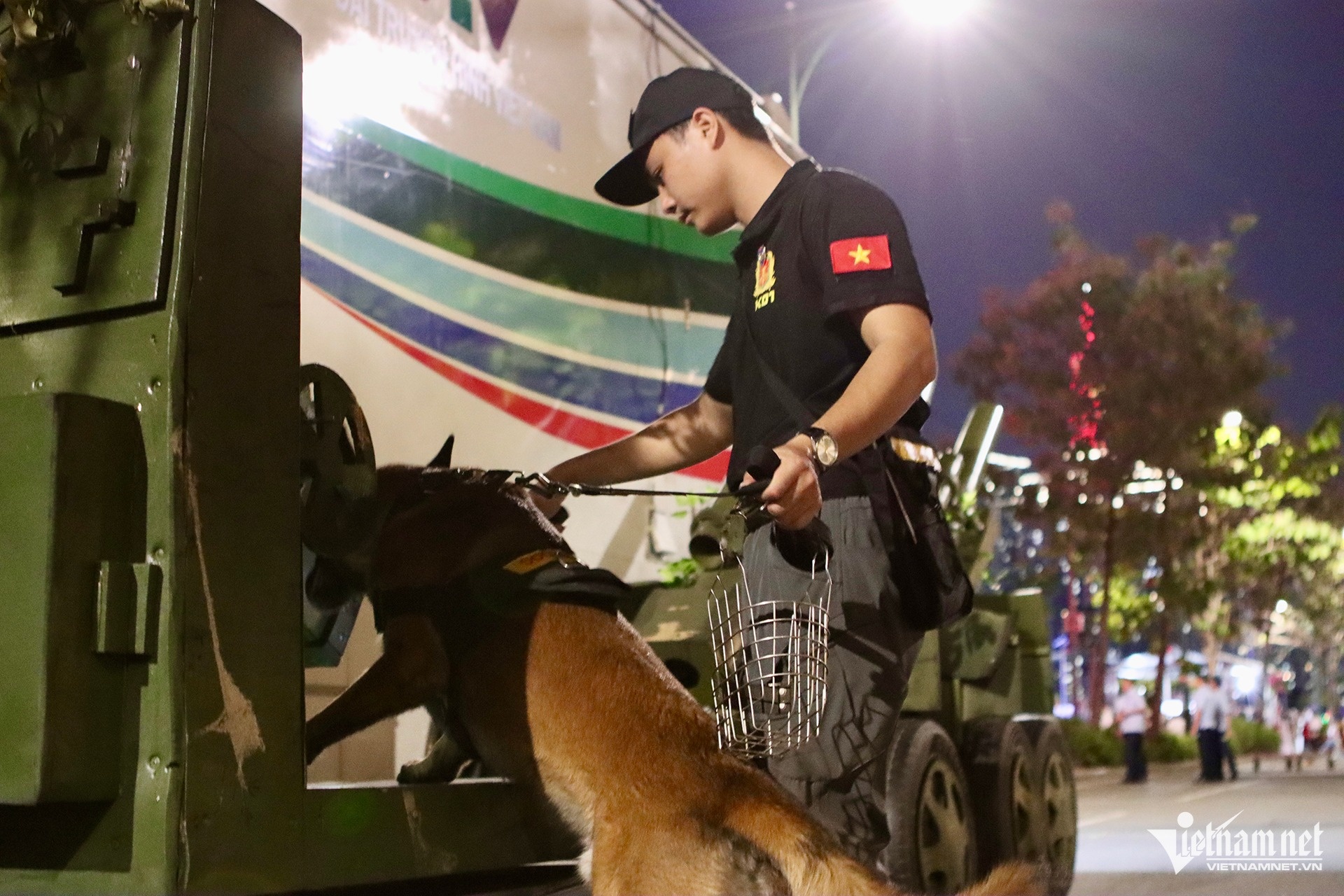 4 chu cho nghiep vu cua canh ve dip dai le hinh anh