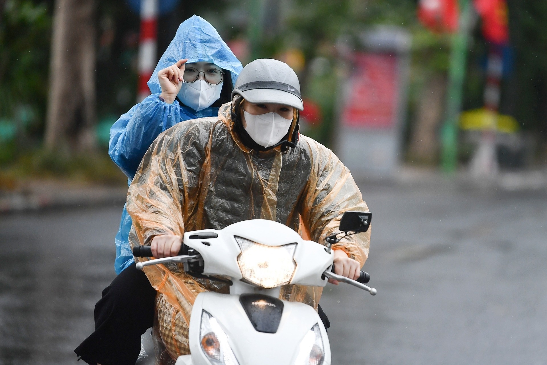 Khong khi lanh tran ve, mien Bac mua lon cuc bo hinh anh