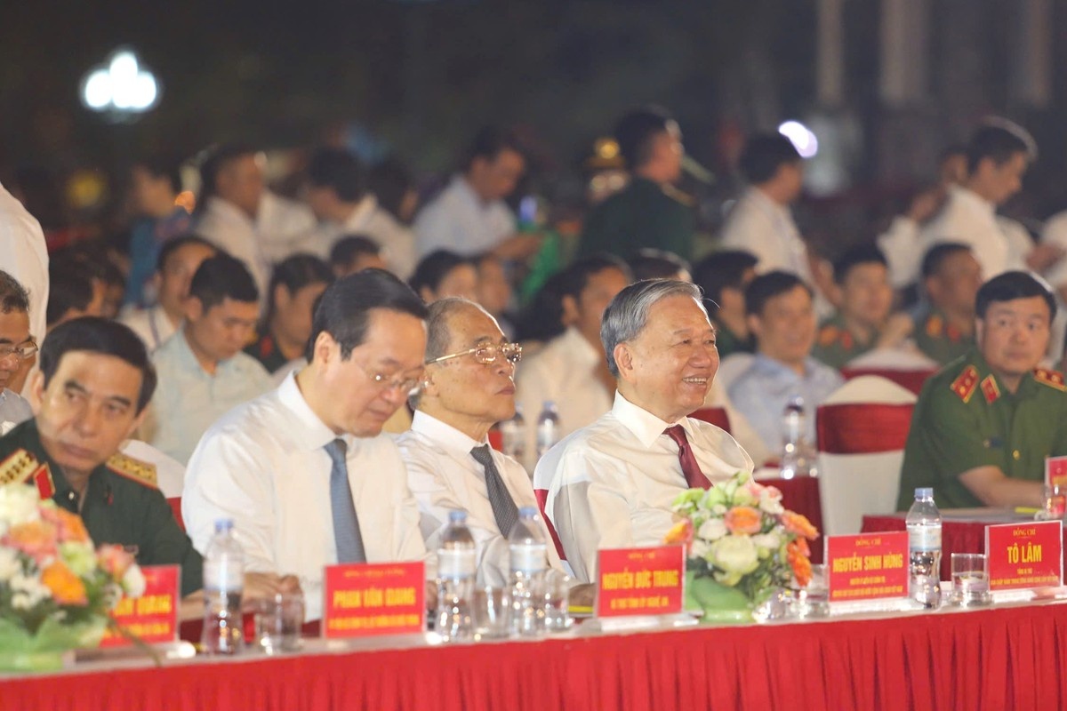 Le hoi Lang Sen anh 2