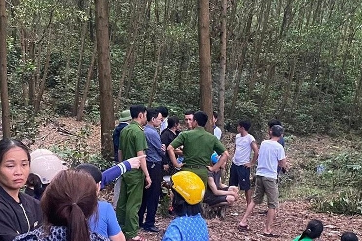 Hoc sinh duoi nuoc anh 1
