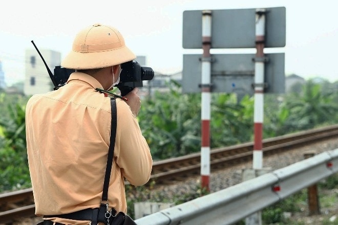 Cac loi vi pham tai xe oto hay bi phat nguoi tren cao toc hinh anh