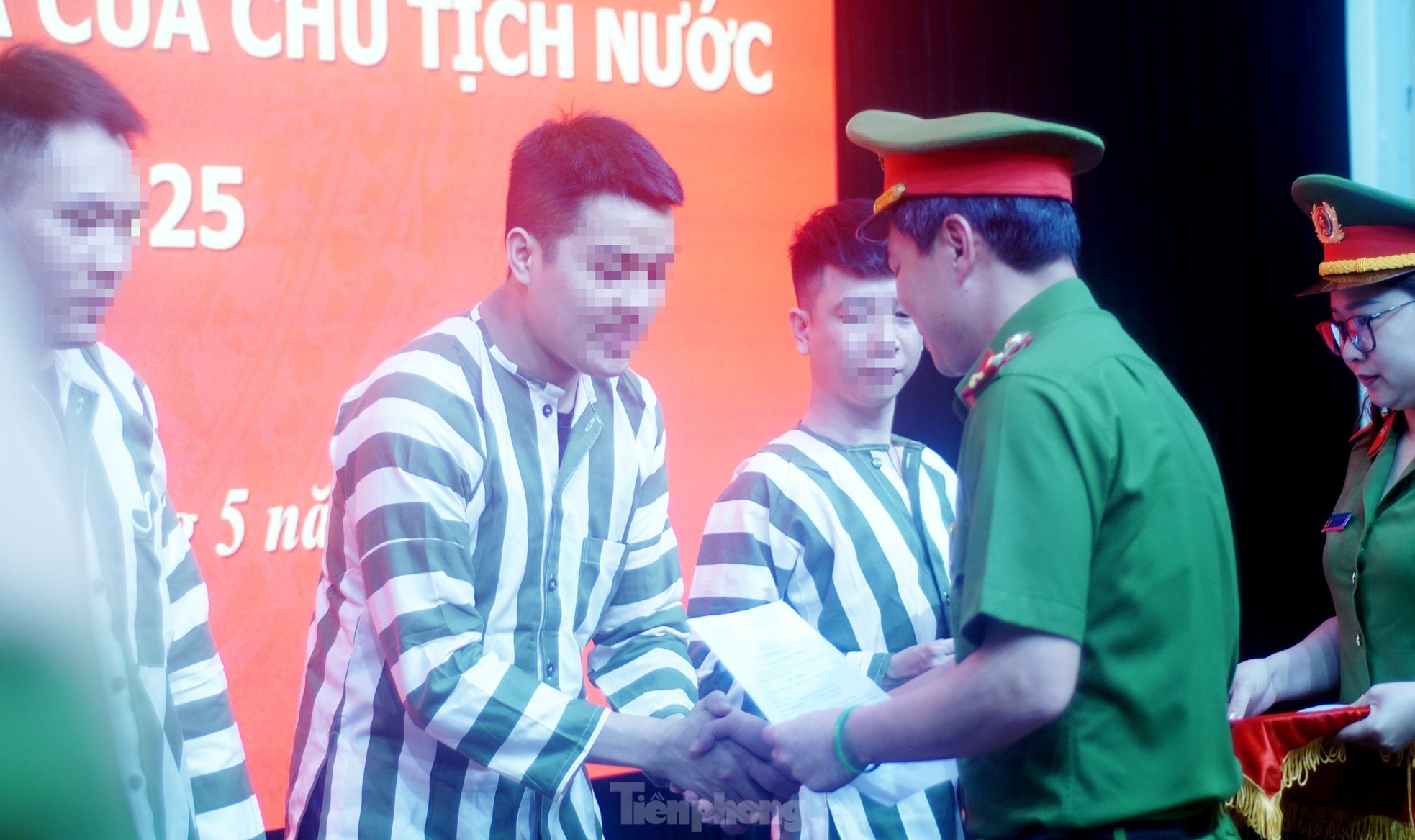 Đặc xá ảnh 8 Dac xa anh 8