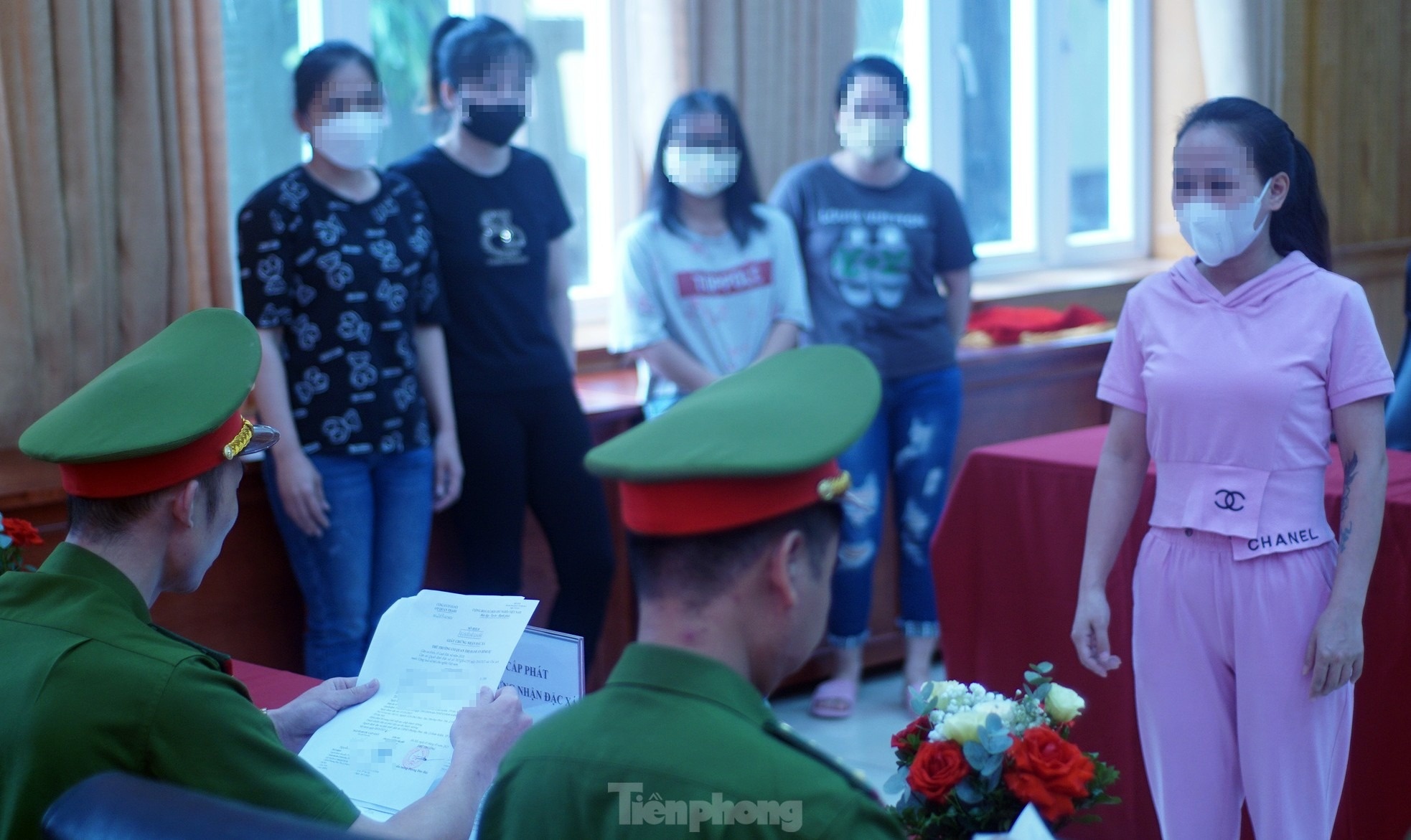 Đặc xá ảnh 11 Dac xa anh 11