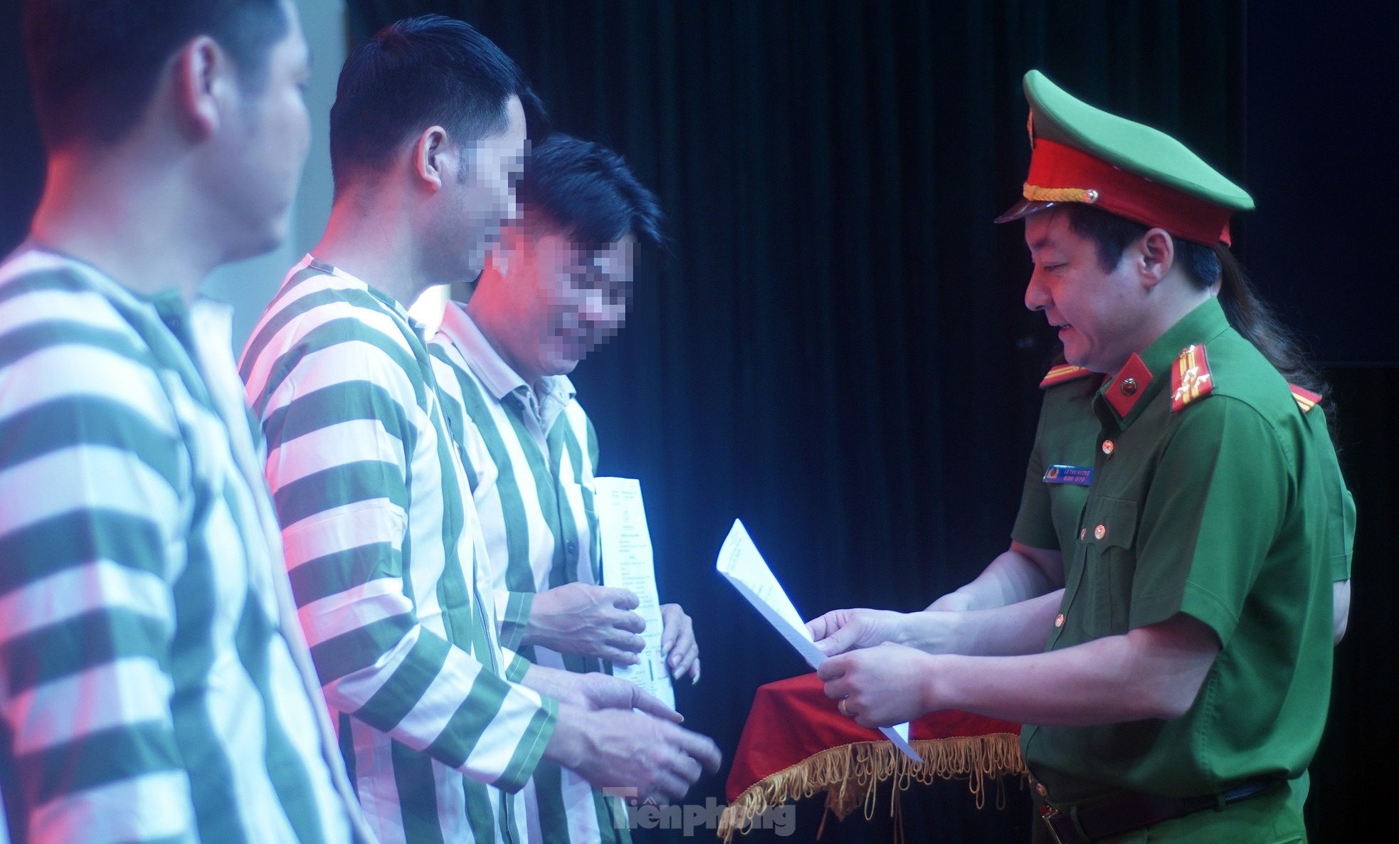 Đặc xá ảnh 7 Dac xa anh 7