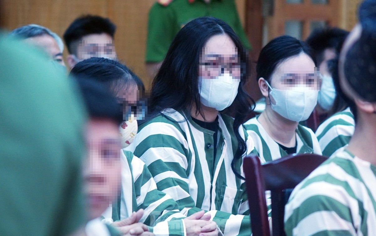 Cong an Ha Noi cong bo Quyet dinh dac xa cho 139 pham nhan dip 30/4 hinh anh