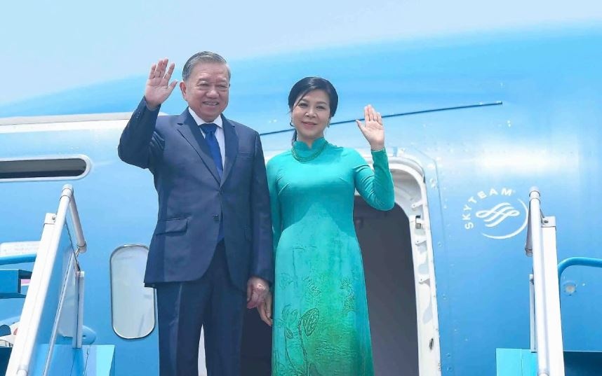 Tong Bi thu To Lam va Phu nhan len duong tham 4 nuoc hinh anh