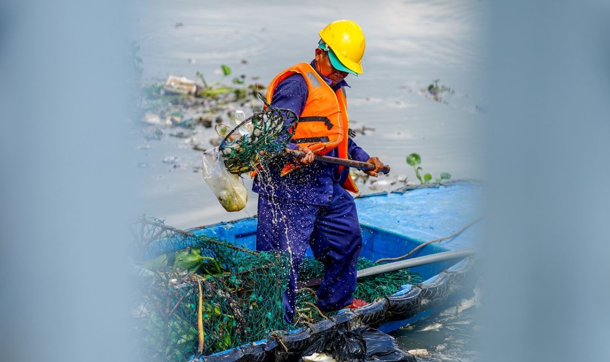 Don ca chet noi trang kenh Nhieu Loc o TP.HCM hinh anh