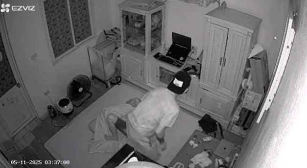 Giua dem, ten trom 'khoang' do, gia chu Ha Noi dang ngu bat day hinh anh