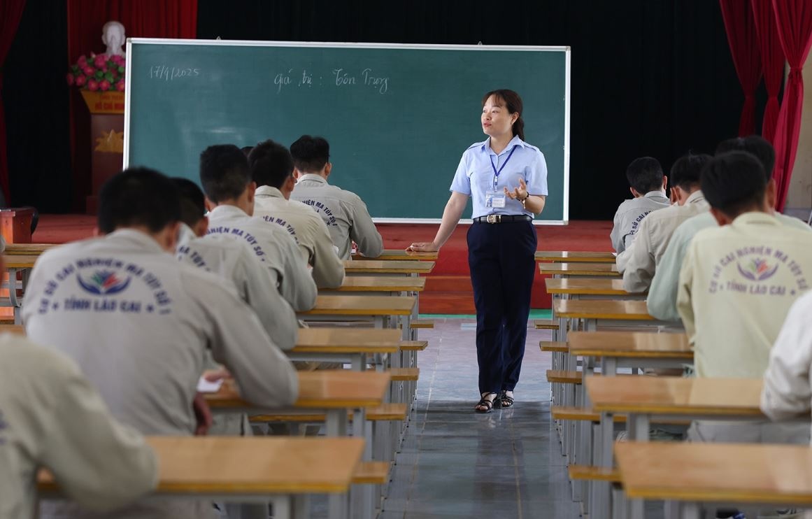 Ben trong trai cai nghien biet lap, lon nhat Lao Cai hinh anh