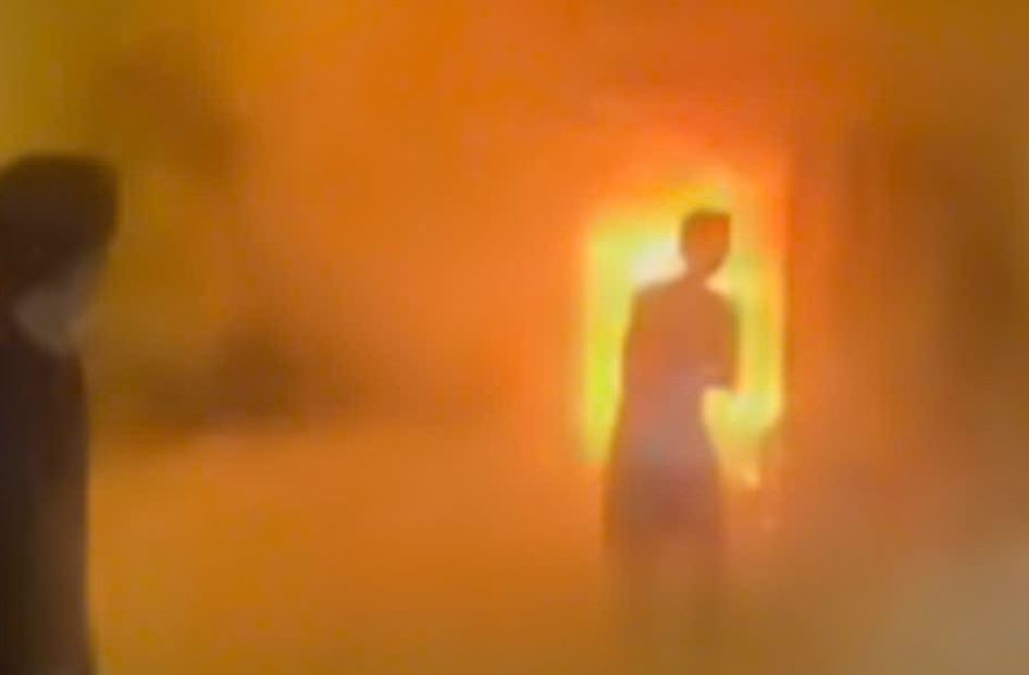 Chay nha hai tang o TP.HCM, mot nguoi tu vong trong phong ngu hinh anh