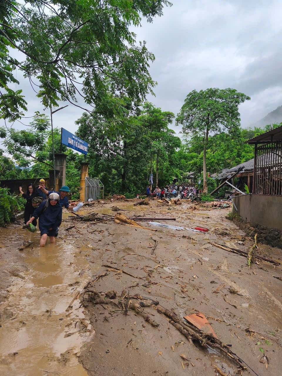 Mua lu Bac Kan anh 2