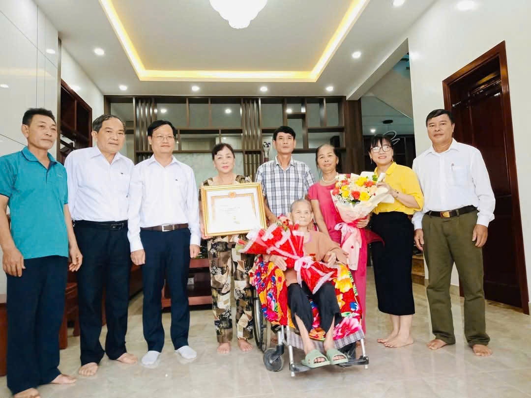 Chu tich Ho Chi Minh anh 5