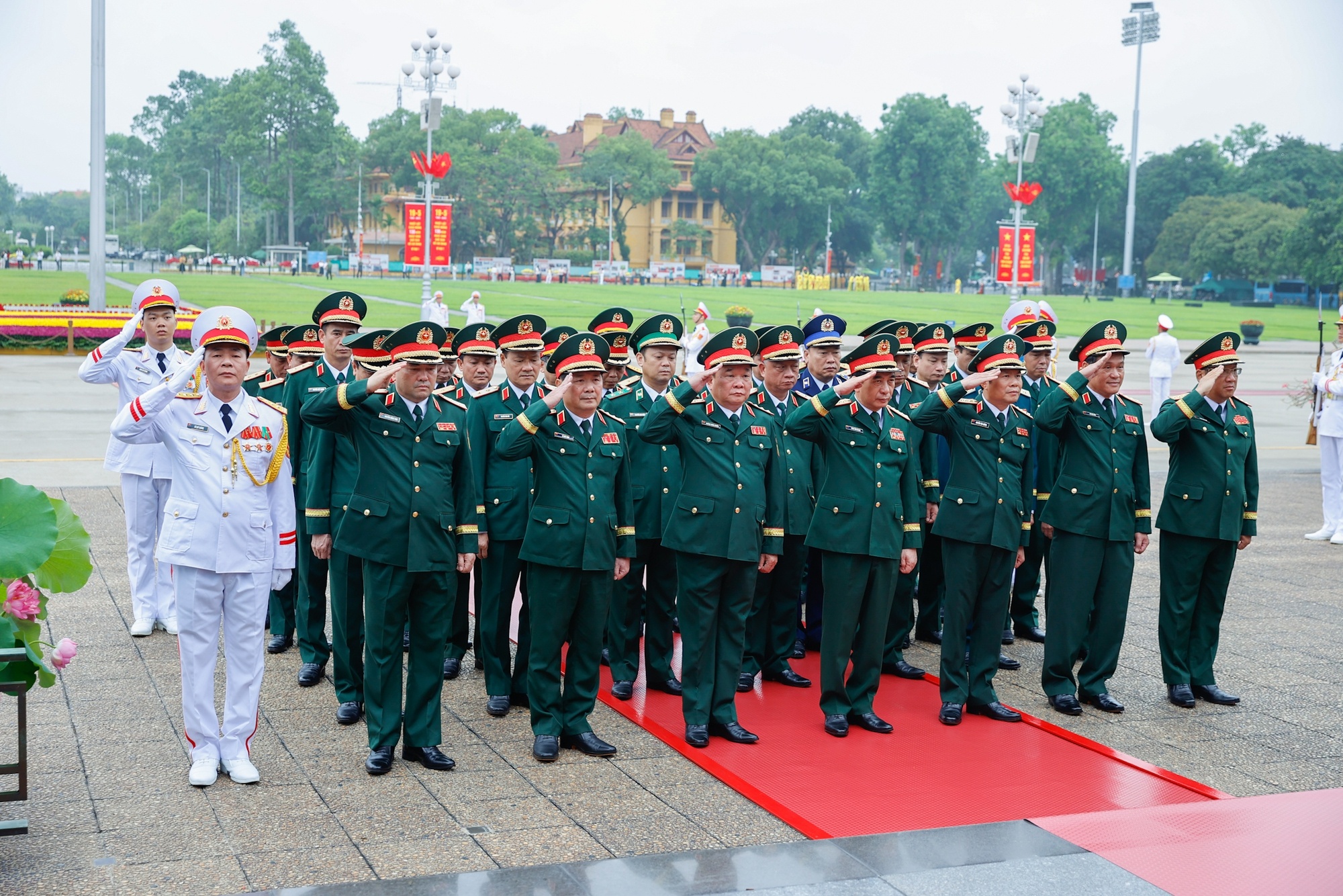 Chu tich Ho Chi Minh anh 2