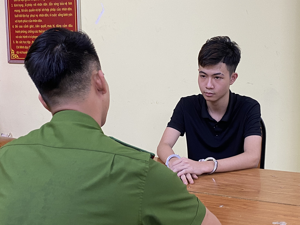 Hanh hung khach Tay TP.HCM anh 2
