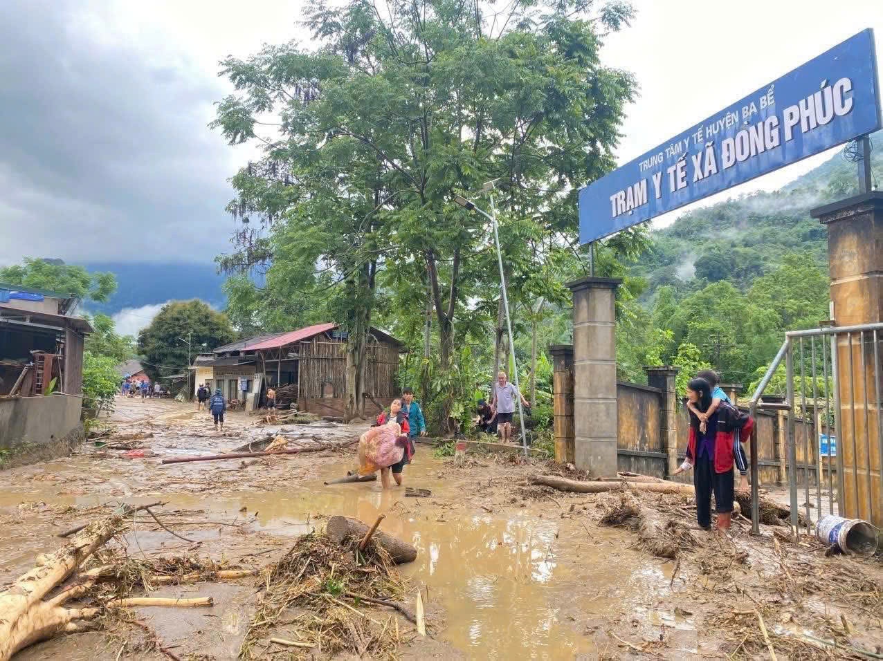 Mua Ha Noi bat thuong anh 2