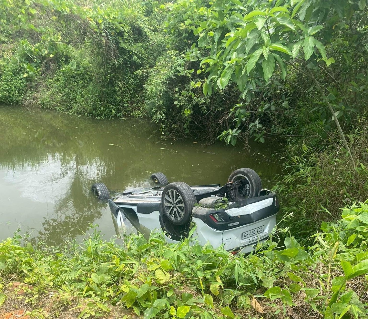 Xe lat nu tu vong anh 1