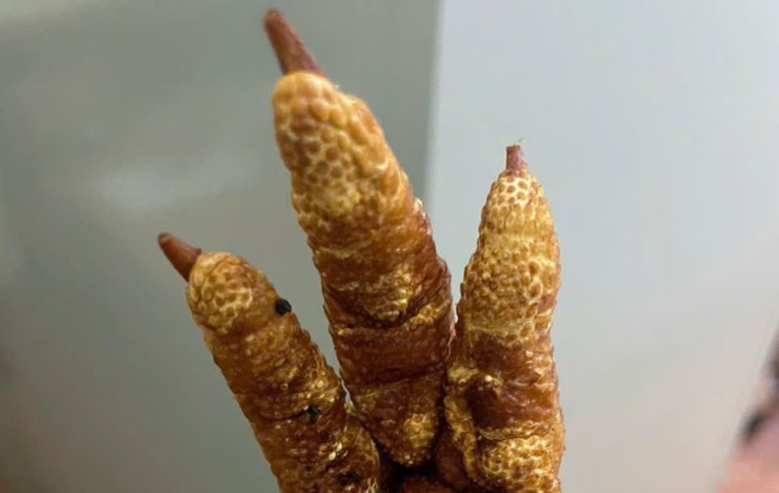 Bat giu hon mot tan chan ga chien khong ro nguon goc o Ha Noi hinh anh