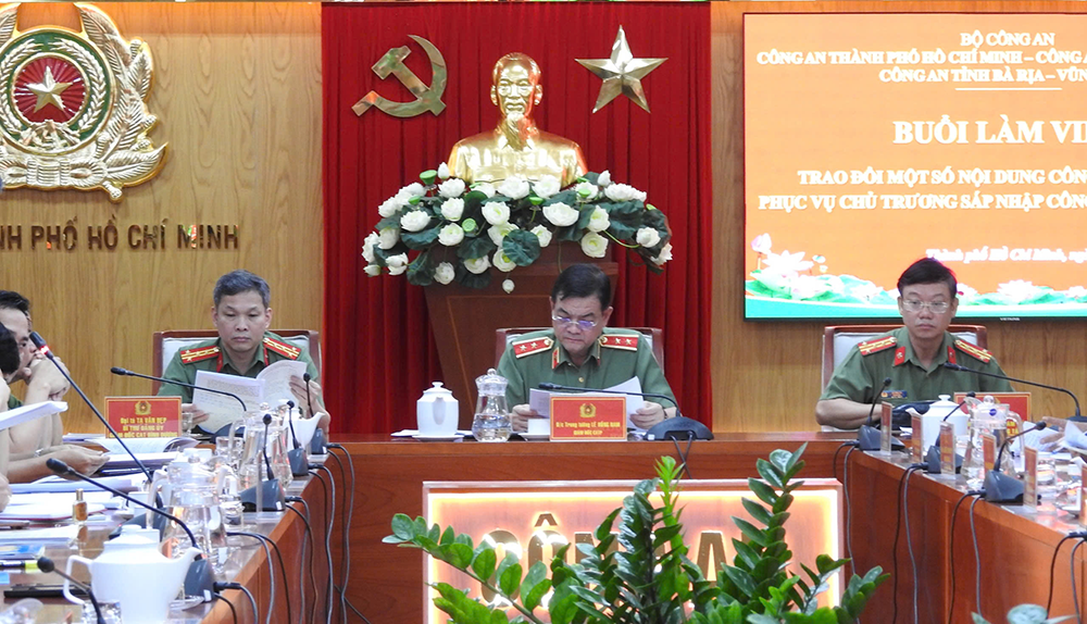 Sap nhap cong an TP.HCM anh 2