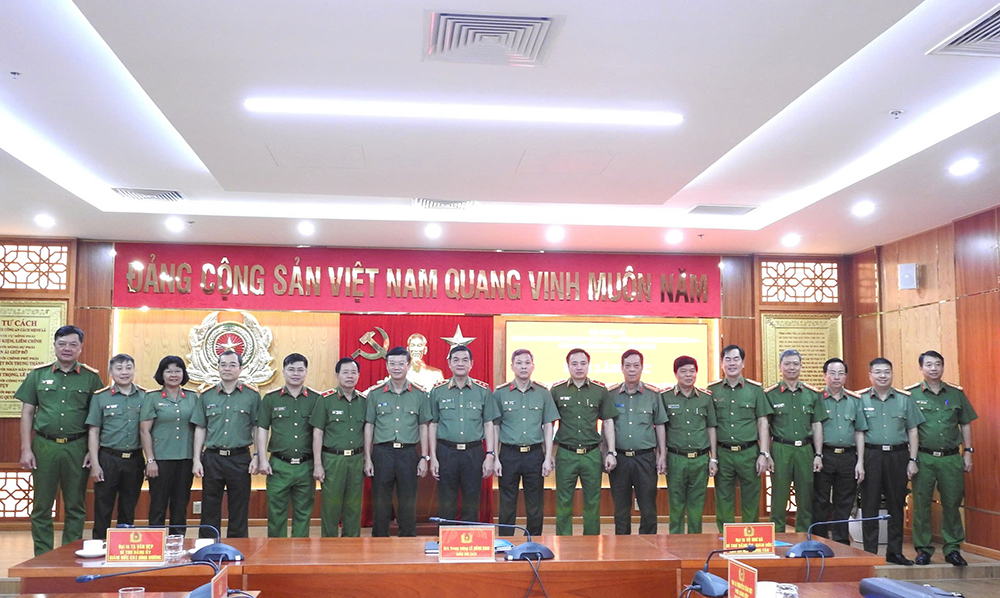 Sap nhap cong an TP.HCM anh 3