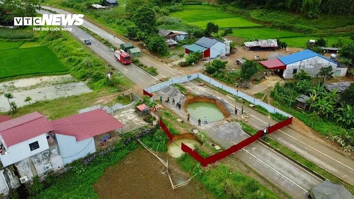 Ho tu than Bac Kan anh 1