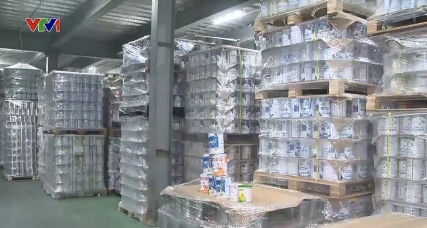 Hoa hau Thuy Tien anh 6