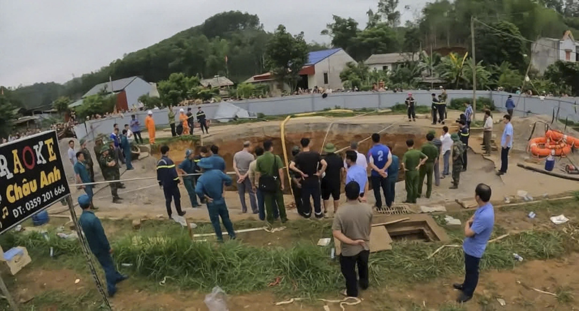 Ho tu than Bac Kan anh 2
