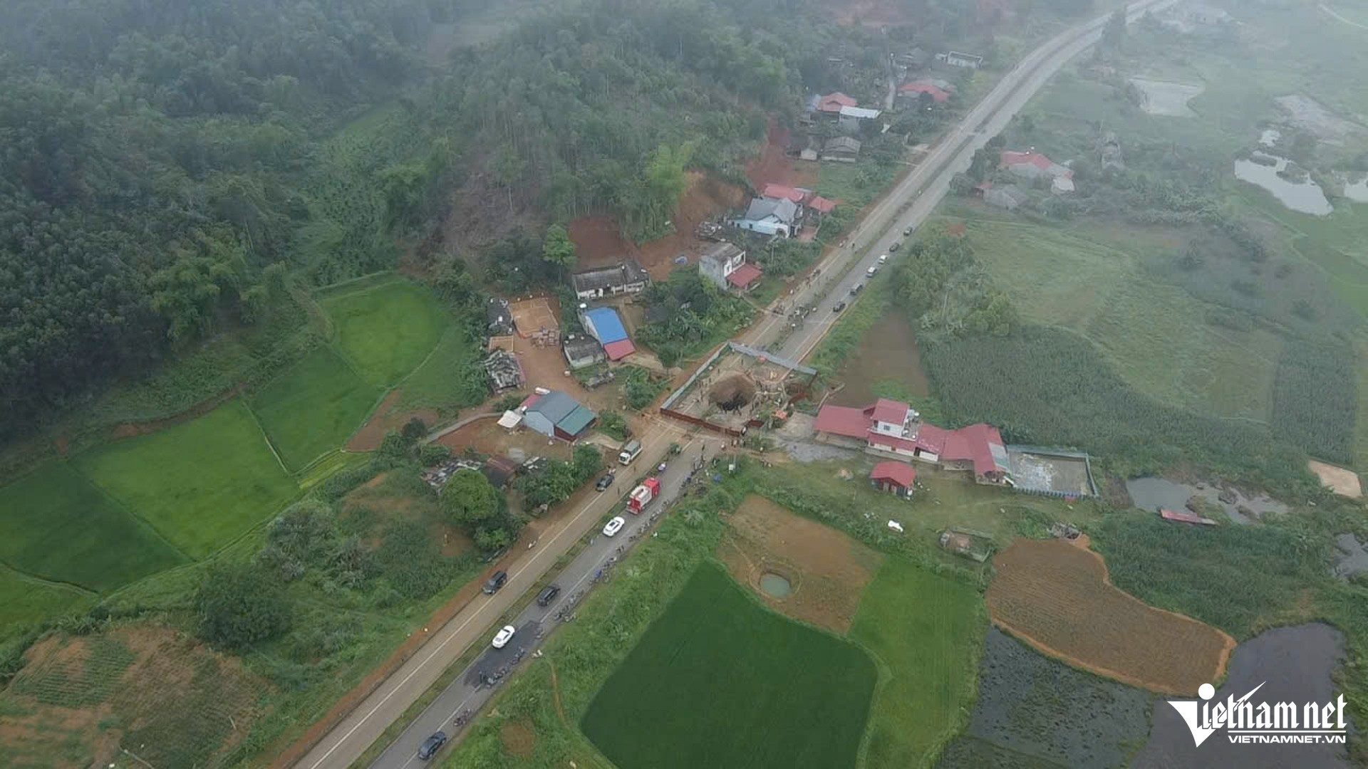 Ho tu than Bac Kan anh 1