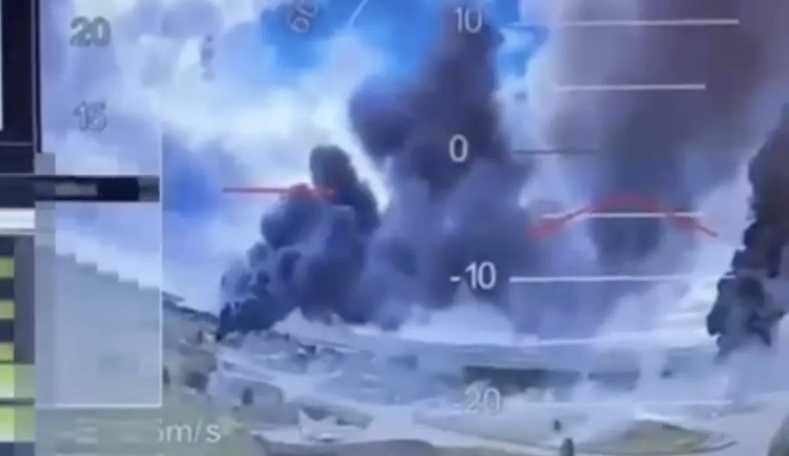 Toan canh vu UAV Ukraine tan cong loat san bay quan su Nga hinh anh