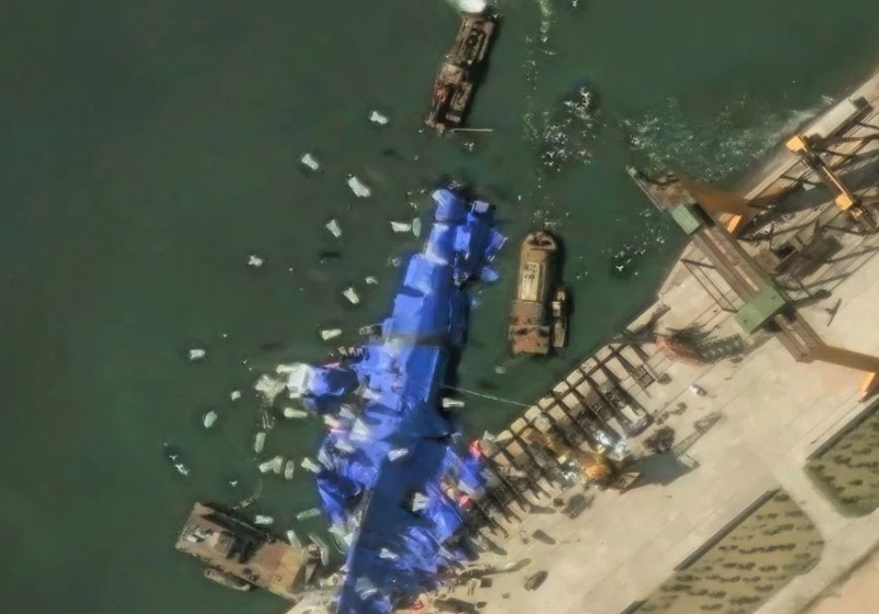 Trieu Tien tung loat bong bay bi an tiep can chien ham lat khi ha thuy hinh anh