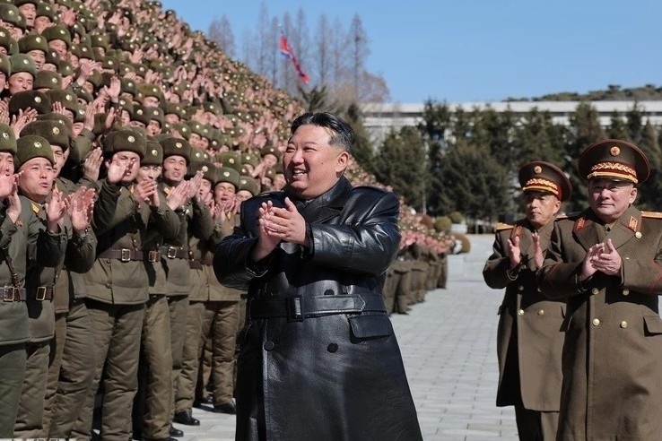 Trieu Tien thay the mot loat quan chuc quan su cap cao hinh anh