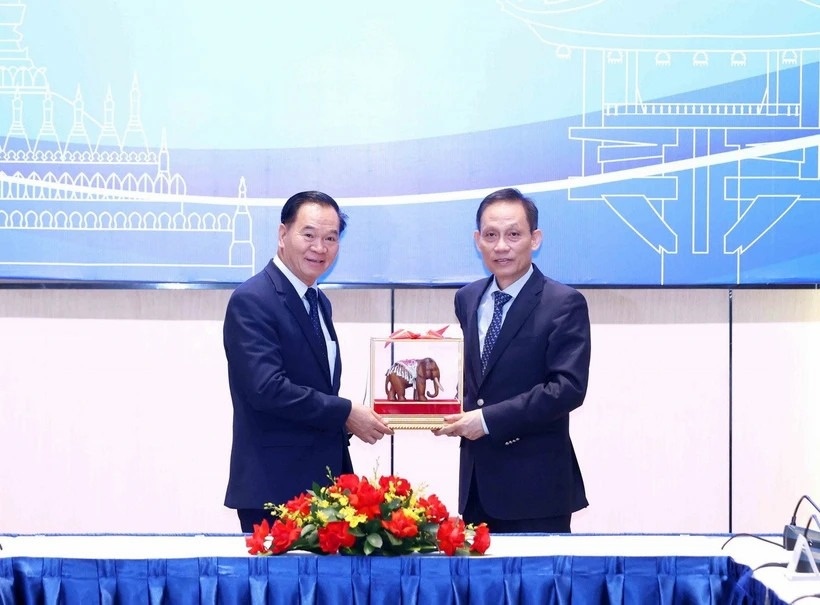 Viet - Lao anh 2