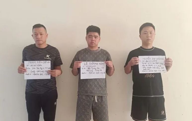 Bat nhom doi tuong lap nhom Telegram de to chuc ghi lo de hinh anh