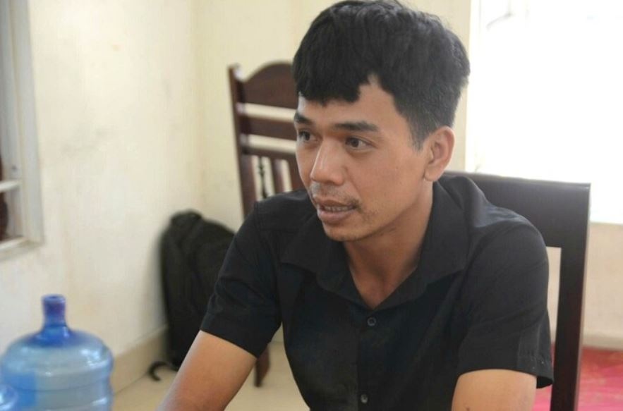 Bat coc con rieng cua ban gai cu de ep 'noi lai tinh xua' hinh anh