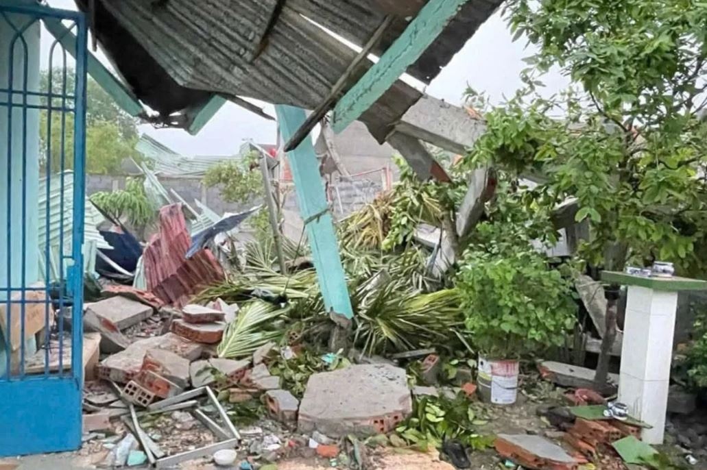 Mua dong gay sap tuong, de hai ba chau tu vong hinh anh